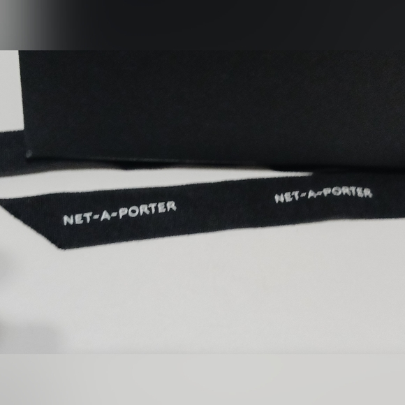 Net-A-Porter Empty boxes + 1 Travel Garment Bag + Extras. - Picture 11 of 13